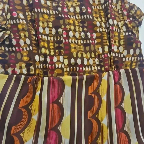 VanHeusen, size L, womens blouse,  lines, ruffle collar - Picture 9 of 10